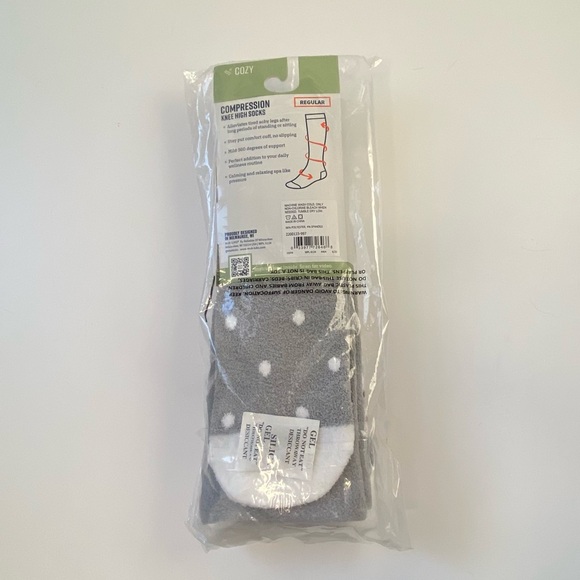 MUK LUKS 2 Pair Compression Knee High Socks, Grey-Stripes, Regular Calf Sz: 6-10 - Picture 5 of 10